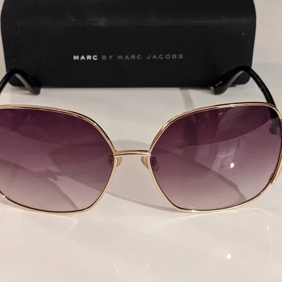 Marc Jacobs Sunglasses - Picture 5 of 6